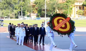 Thủ tướng Lào tưởng niệm các Anh hùng liệt sĩ và vào Lăng viếng Chủ tịch Hồ Chí Minh
