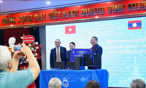 Hỗ trợ nâng cao năng lực cho cán bộ doanh nghiệp nhà nước Lào