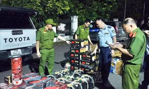 Thu giữ hơn 1,5 tấn thực phẩm không rõ nguồn gốc xuất xứ