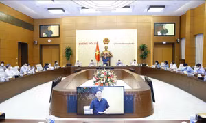 'Chạy đua' để ngăn chặn dịch bệnh