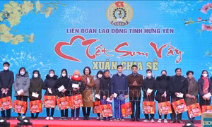Chương trình 'Tết sum vầy - Xuân chia sẻ' tại Hưng Yên