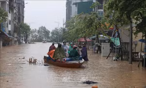Hà Nội: Ngập úng các phường ven sông Hồng