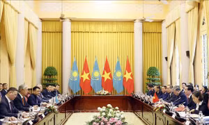 Chủ tịch nước Võ Văn Thưởng hội đàm với Tổng thống Cộng hòa Kazakhstan
