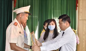 Chủ tịch nước tặng thưởng Huân chương Dũng cảm cho Đại úy Thái Ngô Hiếu