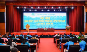 Xây dựng cơ sở Hội vững mạnh, trọng tâm là nâng cao năng lực cán bộ nữ