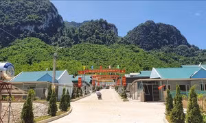 Người dân vùng lũ bản Sa Ná an cư lạc nghiệp, vui đón Tết Độc lập