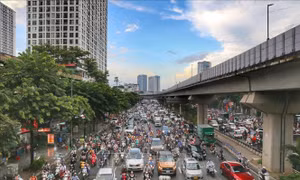Hà Nội rà soát, sửa chữa hư hỏng mặt đường trên các tuyến thi công công trình khẩn cấp