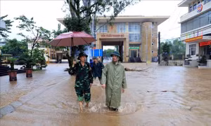 Cửa khẩu Hoành Mô bị ngập do mưa lũ
