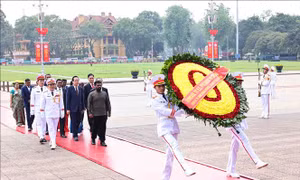 Tổng thống Sri Lanka viếng Chủ tịch Hồ Chí Minh và tưởng niệm Anh hùng liệt sĩ