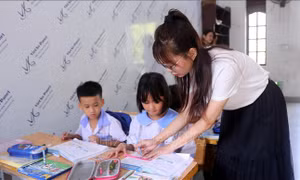 Những lớp học của tình thương yêu giữa lòng thành phố Cảng