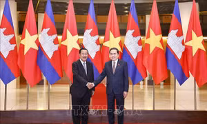 Chủ tịch Quốc hội tiếp Chủ tịch Thượng viện Campuchia Hun Sen