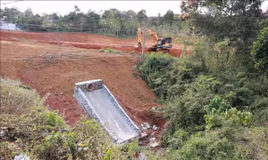 San lấp, cải tạo mặt bằng không phép cản trở dòng chảy ở Lâm Đồng