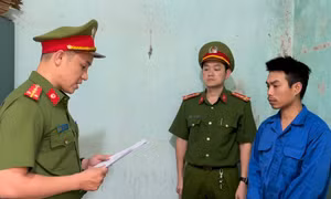 Lái xe 'diễn xiếc' trên đèo Hải Vân bị khởi tố