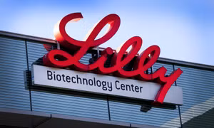 Hãng Eli Lilly xin cấp phép cho liệu pháp điều trị COVID-19 bằng kháng thể