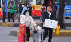 Nhiều người rời Hà Nội về quê đón Tết Giáp Thìn