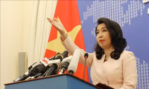 Phản ứng của Việt Nam trước việc Trung Quốc tập trận quân sự, bắn tên lửa tại Biển Đông