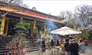 Người Hà Nội đi lễ chùa Rằm tháng Giêng