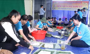 Gói 5.000 bánh tét, bánh lá dừa tặng thanh niên Cần Thơ lên đường nhập ngũ