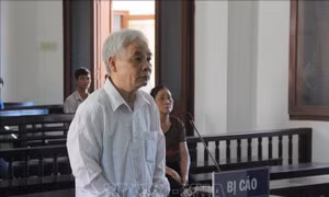 Giảm án cho 4 bị cáo trong vụ tham ô tài sản ở Tòa án nhân dân tỉnh Phú Yên