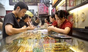 Vàng tuột mốc 42 triệu đồng/lượng