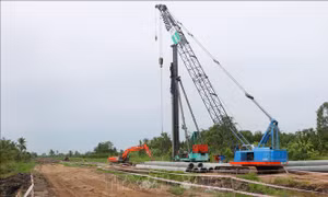 Gỡ khó nguồn cát, đẩy tiến độ cao tốc qua địa bàn Sóc Trăng