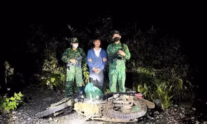 Triệt phá đường dây vận chuyển trái phép vật liệu nổ qua biên giới