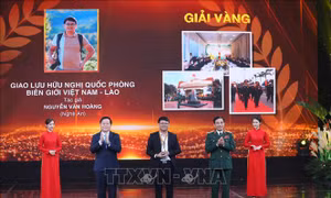 Trao giải Cuộc thi và triển lãm ảnh nghệ thuật cấp quốc gia 'Tự hào một dải biên cương'