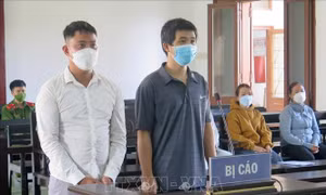 Phạt tù các đối tượng tàng trữ trái phép vũ khí quân dụng