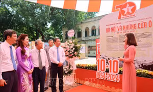 Tái hiện lịch sử đô thị Hà Nội xưa qua trưng bày tài liệu lưu trữ về những cửa ô