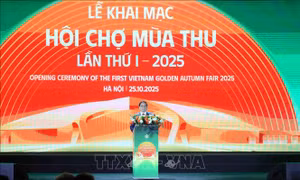 Thủ tướng dự khai mạc Hội chợ mùa Thu lần thứ nhất