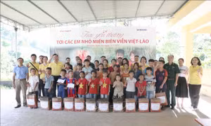 Báo điện tử VietnamPlus tổ chức nhiều hoạt động thiện nguyện tại Nghệ An