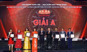 Lễ trao Giải Diên Hồng lần thứ hai: Chuyển tải các quyết sách của Quốc hội, Hội đồng nhân dân tới cử tri