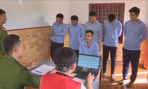 Tạm giữ 6 đối tượng cá độ bóng đá qua mạng trên 10 tỷ đồng/tháng