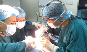 BV Ung bướu Đà Nẵng phẫu thuật thành công ca bệnh ung thư lưỡi lan rộng