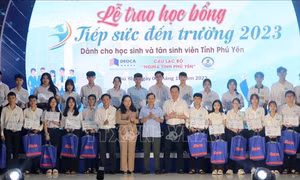 'Tiếp sức đến trường' cho tân sinh viên và học sinh có hoàn cảnh khó khăn