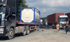 TP Hồ Chí Minh: Tai nạn giao thông trên đường Mỹ Phước – Tân Vạn khiến 3 người thương vong