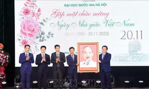 Trưởng ban Tuyên giáo Trung ương thăm, chúc mừng Đại học Quốc gia Hà Nội nhân ngày 20/11