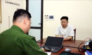Tạm giữ 11 đối tượng liên quan đến sử dụng, mua bán ma túy tại quán karaoke