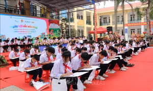 Cuộc thi vẽ tranh 'Thiếu nhi Việt Nam làm nghìn việc tốt'