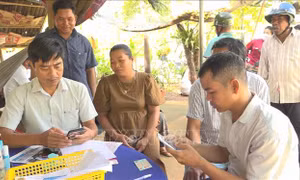 Đồng bào thiểu số vùng biên Bình Phước nhiệt tình hưởng ứng '4 phủ'