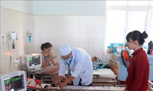 Quảng Ngãi vẫn khó thu hút bác sĩ tuyến huyện 