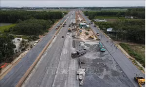 Phiên họp thứ 49 Ủy ban Thường vụ Quốc hội: Cần giải pháp quyết liệt, đẩy nhanh tiến độ giải ngân vốn đầu tư công