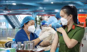 Tình hình COVID-19 ngày 10/1: Số ca nhiễm mới trên cả nước giảm nhẹ, Hà Nội vẫn tăng