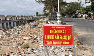Kè Bạch Đằng xuống cấp nghiêm trọng, dự án nâng cấp vẫn 'chờ' vốn