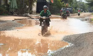 Sớm khắc phục tình trạng đường ngập lụt ở xã Phú Riềng, Bình Phước