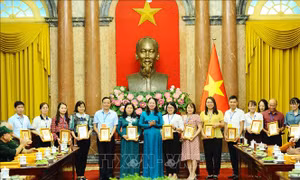 Phó Chủ tịch nước gặp mặt Đoàn đại biểu người có công tiêu biểu tỉnh Bắc Kạn