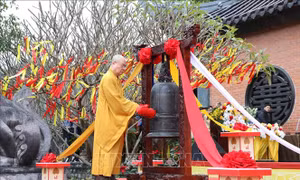 Sáng 1/7, các ngôi chùa trên cả nước đồng loạt cầu nguyện Quốc thái dân an