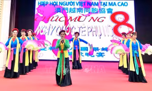 Phụ nữ Việt Nam tại Macau (Trung Quốc) hướng về quê hương, đất nước