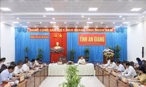 Thủ tướng: An Giang cần huy động mọi nguồn lực phát triển hạ tầng để thúc đẩy kinh tế biên mậu