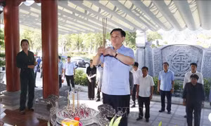 Chủ tịch Quốc hội dâng hương tại Khu di tích Ngã ba Đồng Lộc, Truông Bồn